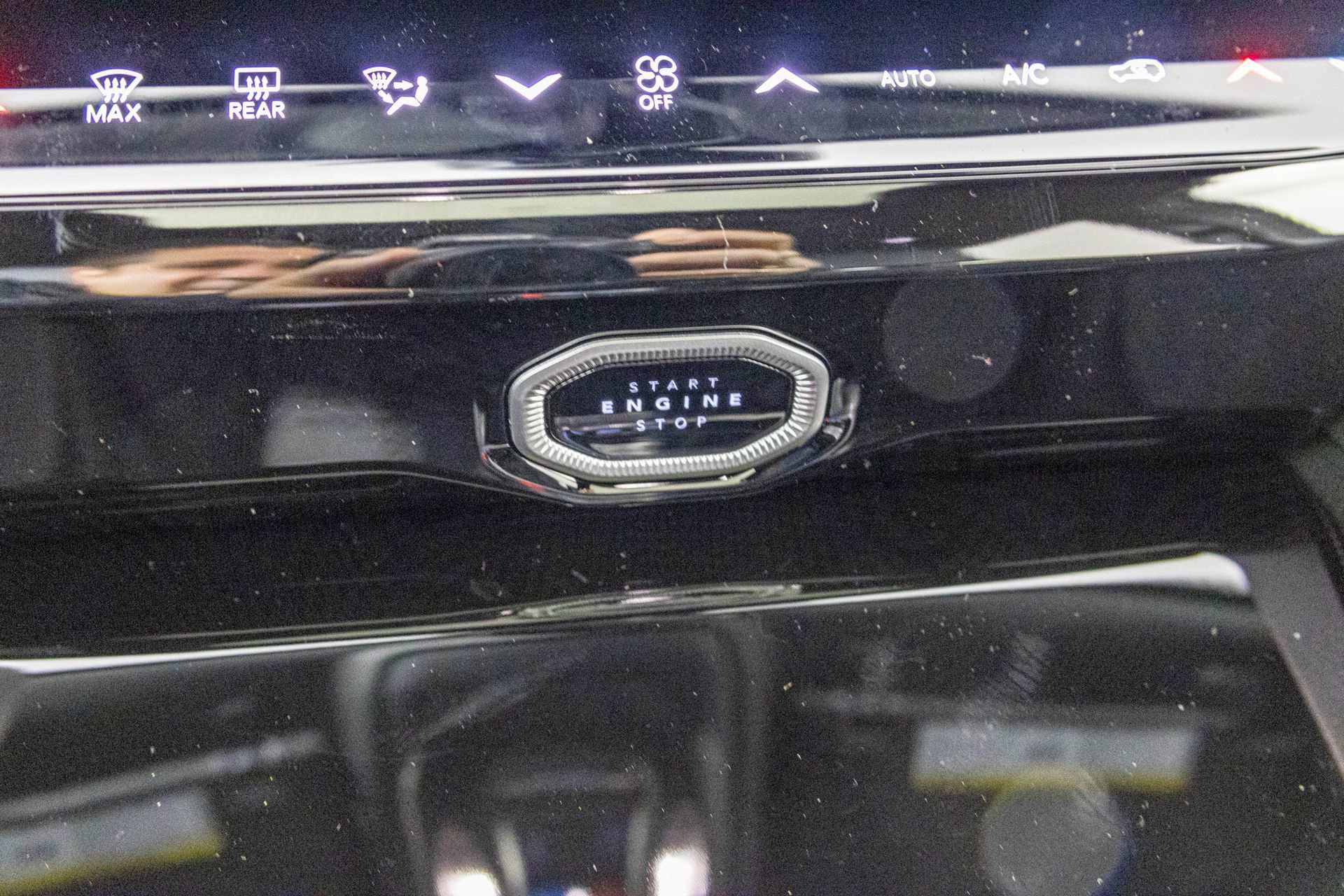 New 2026 Jeep Grand Cherokee Altitude AWD/4WD image 26