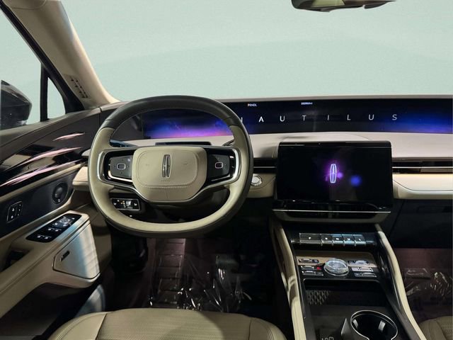 Used 2024 Lincoln Nautilus Reserve w/ Equipment Group 202A image 2