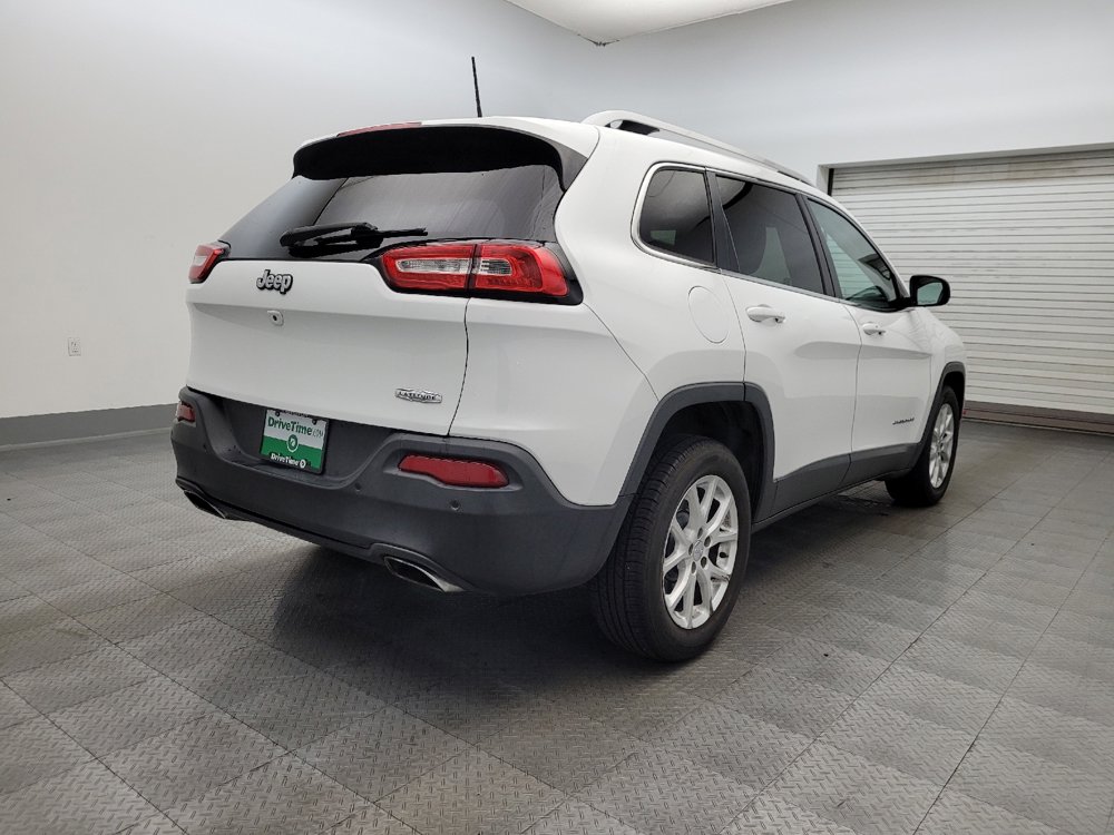 Used 2017 Jeep Cherokee Latitude w/ Comfort/Convenience Group image 9