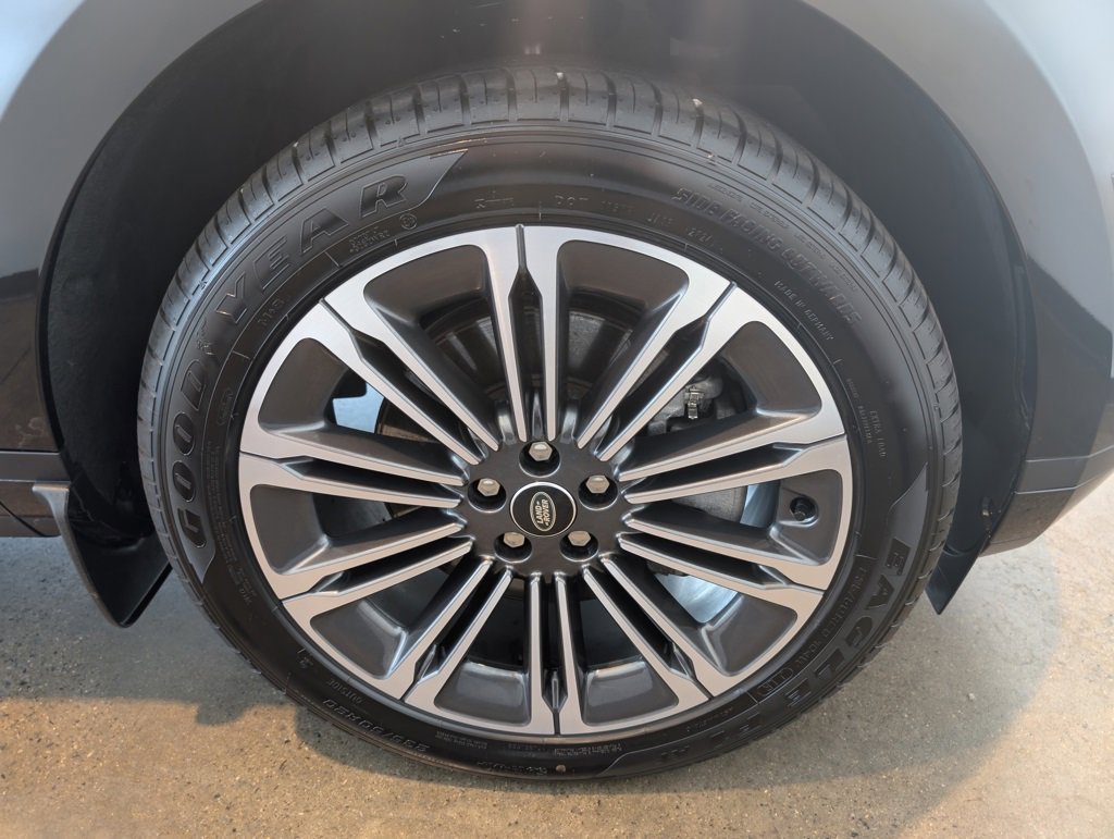 Used 2025 Land Rover Range Rover Evoque S image 7