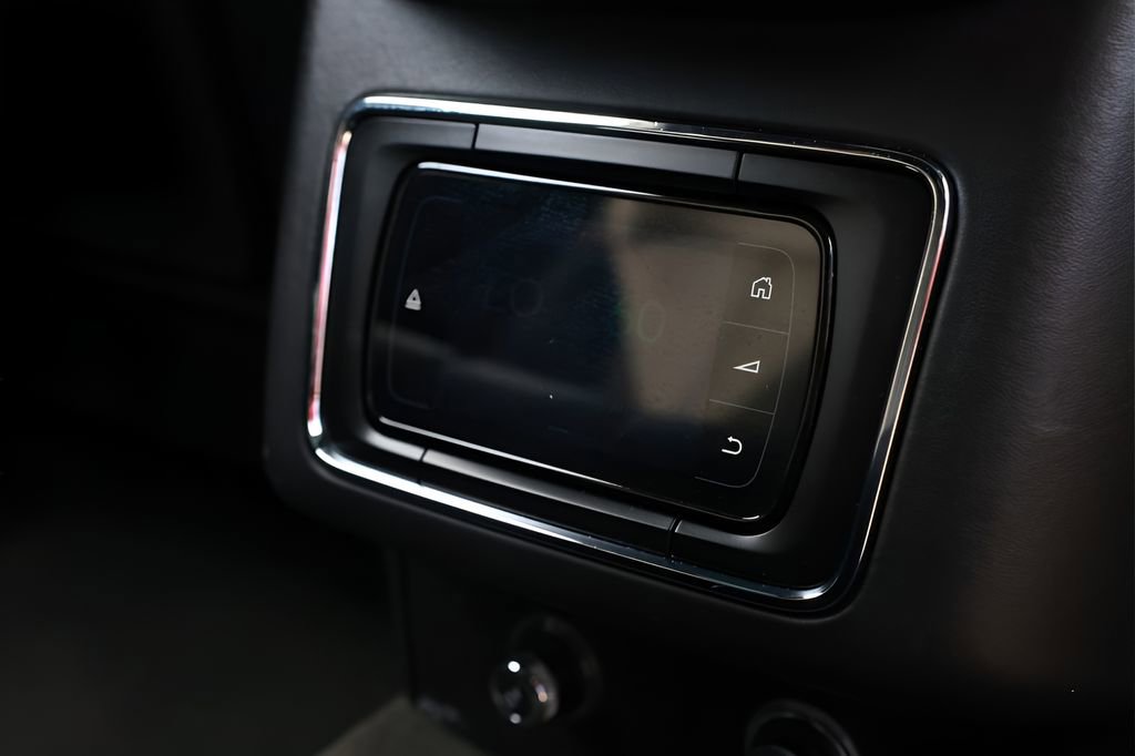 Used 2020 Bentley Bentayga Design Series image 20