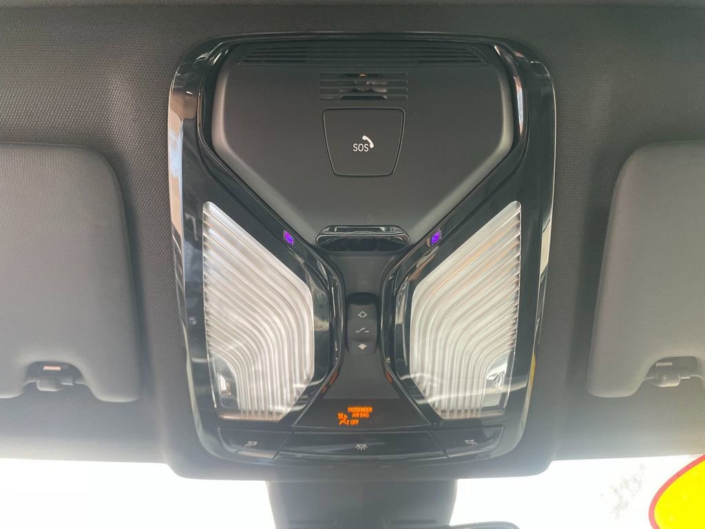 Used 2022 BMW 330i xDrive Sedan w/ M Sport Package image 24