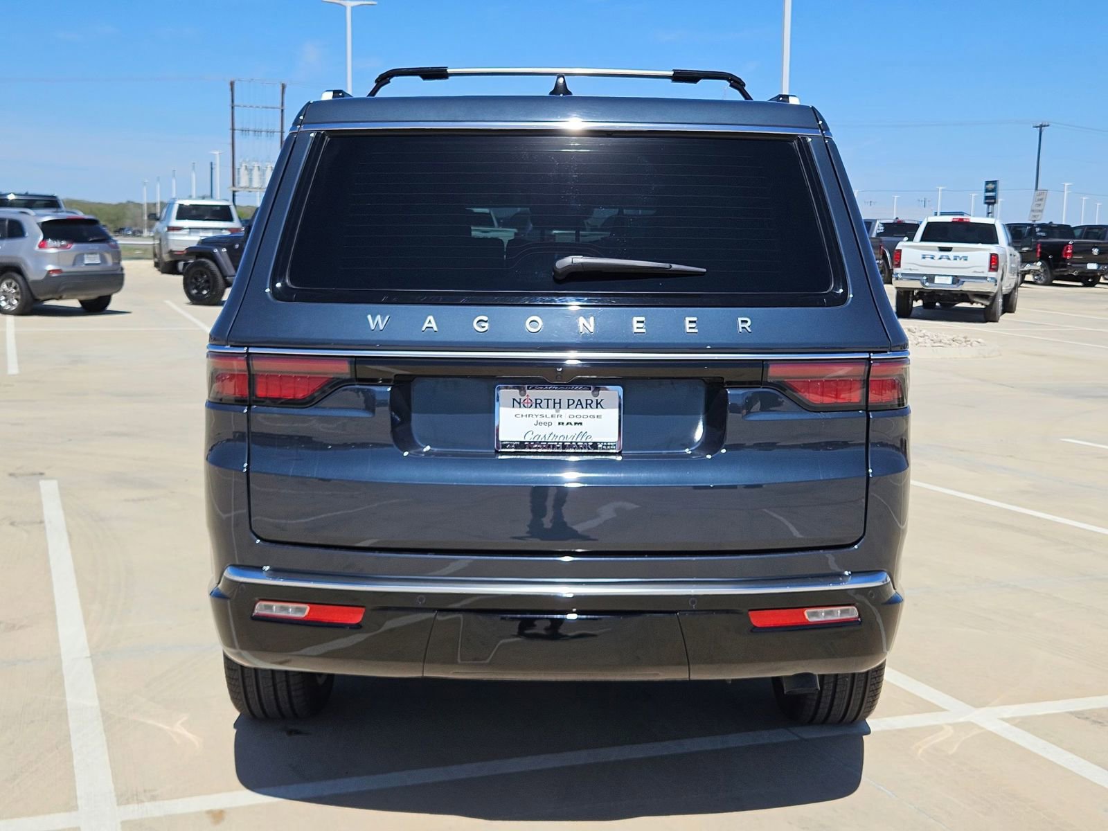 Certified 2025 Jeep Wagoneer Series II w/ Premium Group I image 4