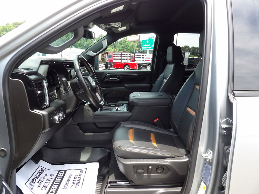 Used 2025 GMC Sierra 2500 AT4 AWD/4WD image 18