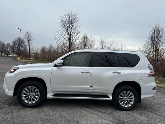 Used 2018 Lexus GX 460 Premium w/ Premium Package image 3