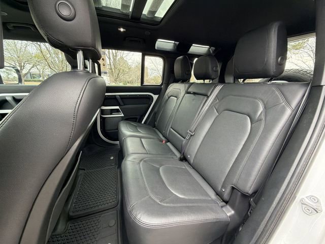 Used 2023 Land Rover Defender 110 S image 23