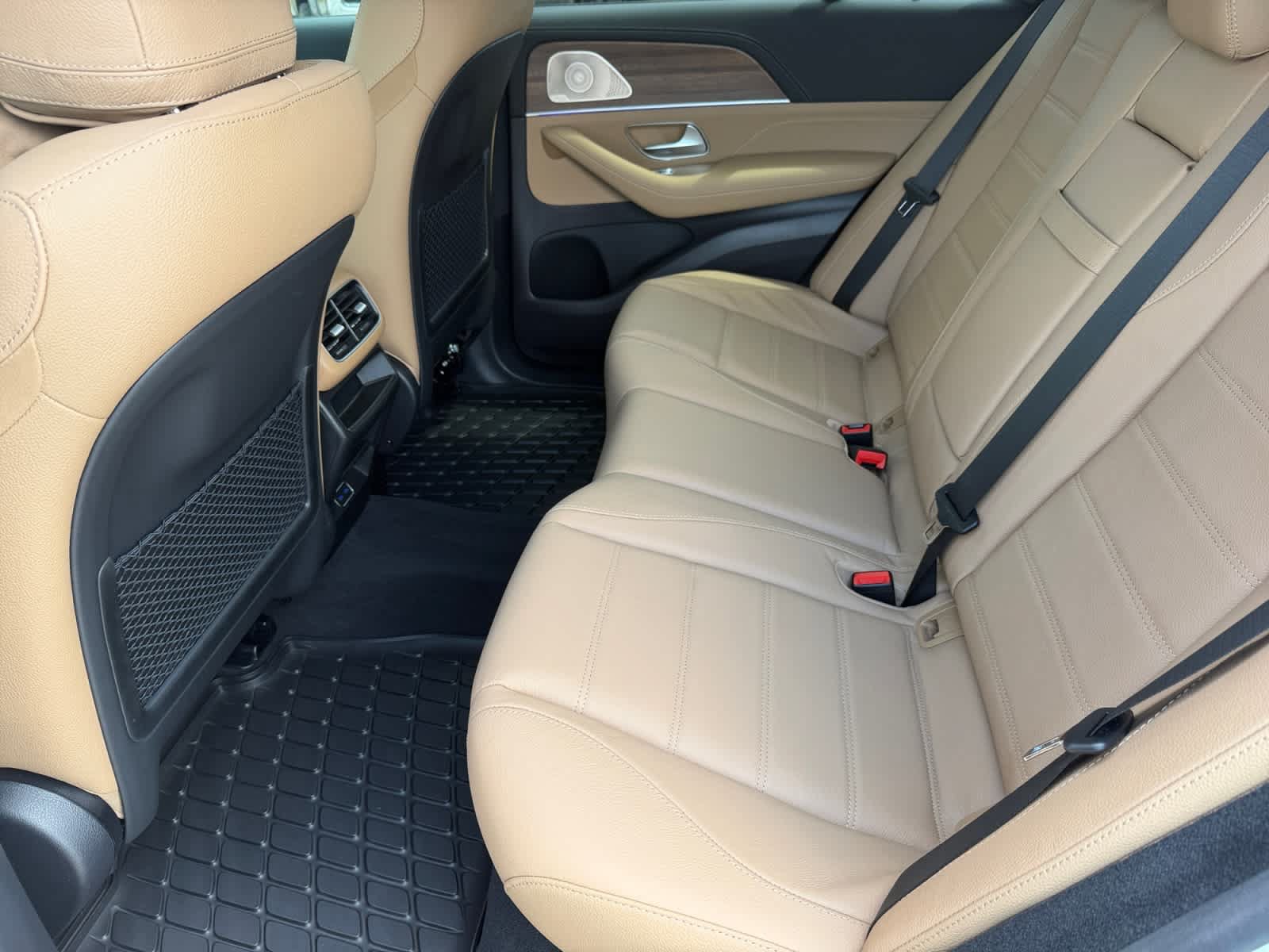 Used 2014 Mercedes-Benz E 350 4MATIC Sedan image 14
