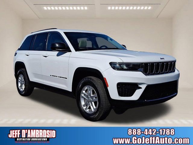 Used 2022 Jeep Grand Cherokee Laredo w/ Luxury Tech Group I