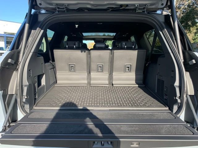 New 2026 Lincoln Navigator L Reserve w/ Jet Appearance Package image 5