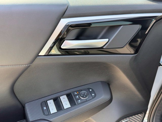 New 2026 Mitsubishi Outlander SE FWD image 21