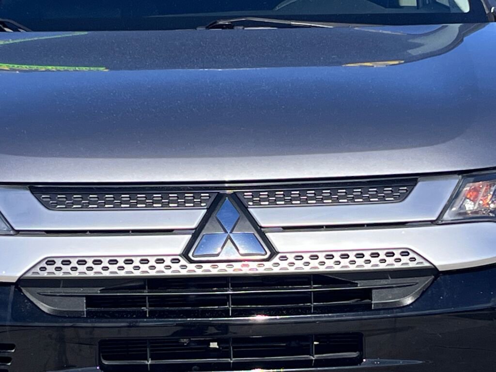 Used 2019 Mitsubishi Outlander SEL image 9