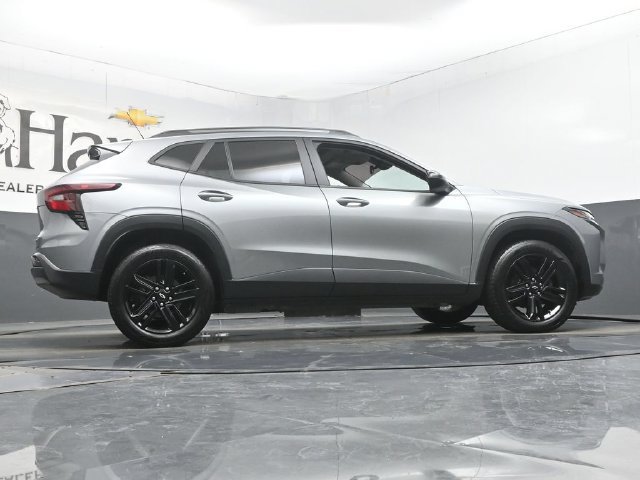 Used 2024 Chevrolet Trax ACTIV w/ Sunroof Package FWD image 58