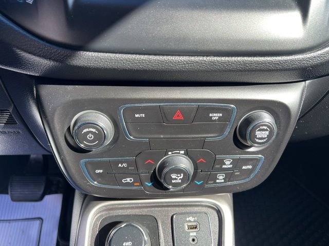 Used 2019 Jeep Compass Latitude w/ Cold Weather Group image 28