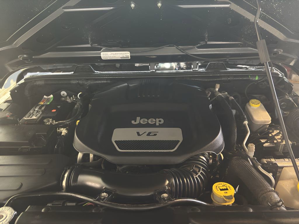 Used 2015 Jeep Wrangler Sport w/ Quick Order Package 23S AWD/4WD image 8