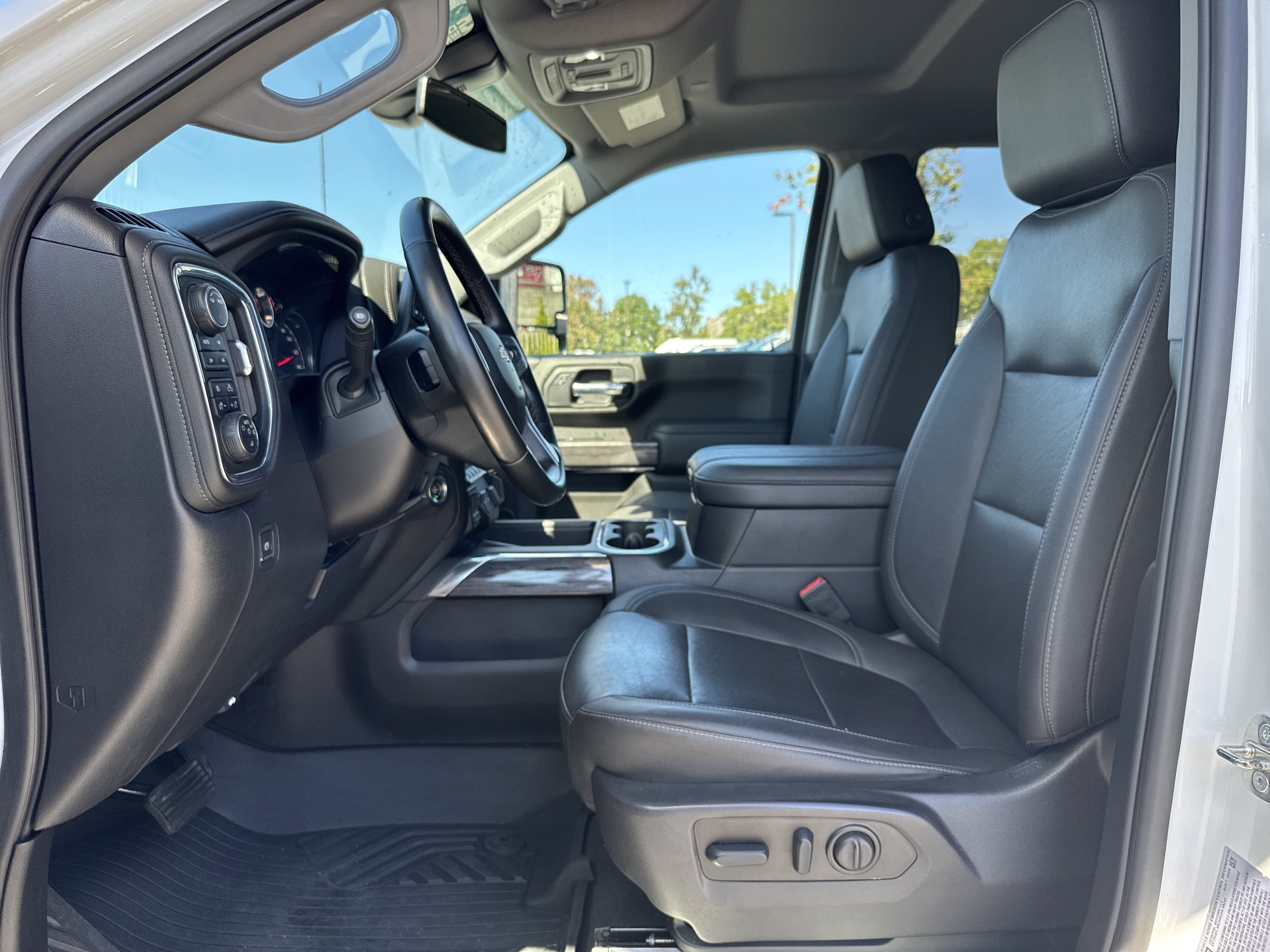 Used 2023 Chevrolet Silverado 2500 LTZ AWD/4WD image 17