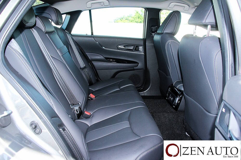 Used 2022 Toyota Mirai w/ Advanced Technology Package RWD image 30