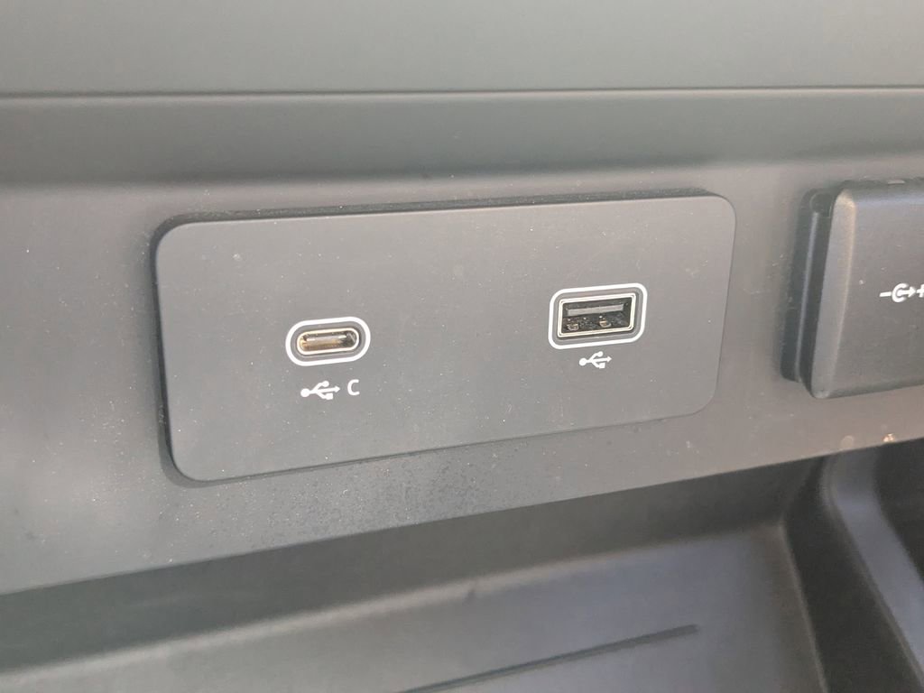 Used 2021 Land Rover Defender 110 X image 10