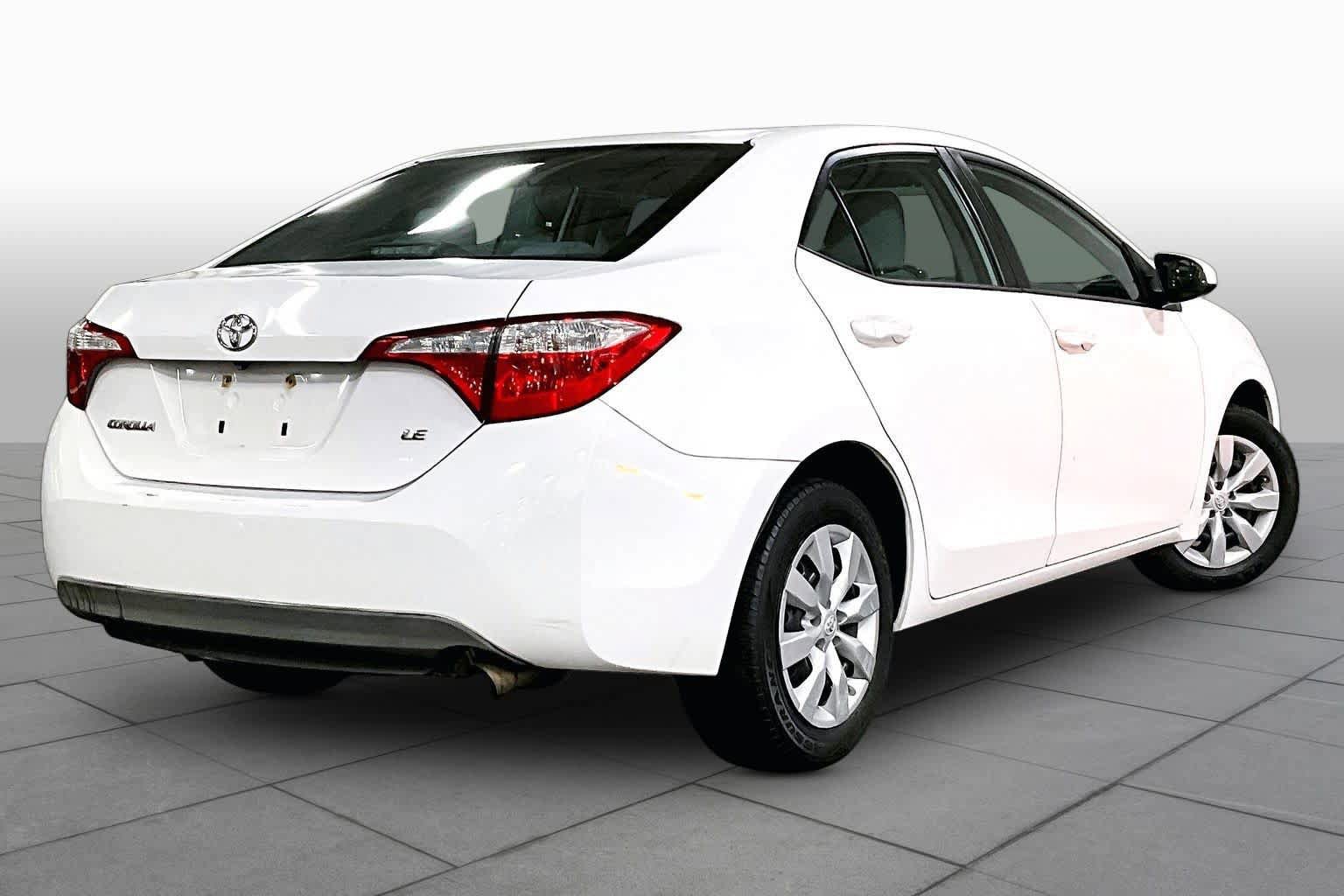 Used 2015 Toyota Corolla LE FWD image 13