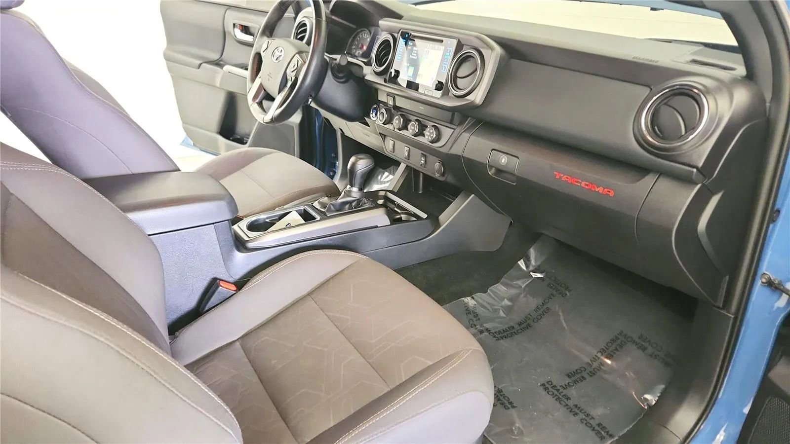 Used 2019 Toyota Tacoma TRD Sport image 35