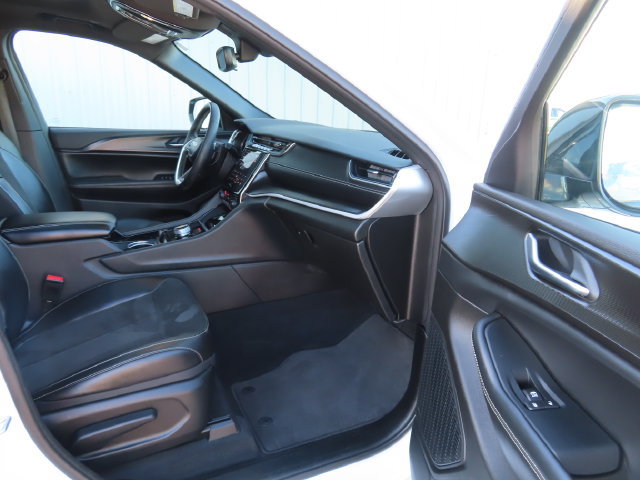 Used 2023 Jeep Grand Cherokee L Laredo AWD/4WD image 25
