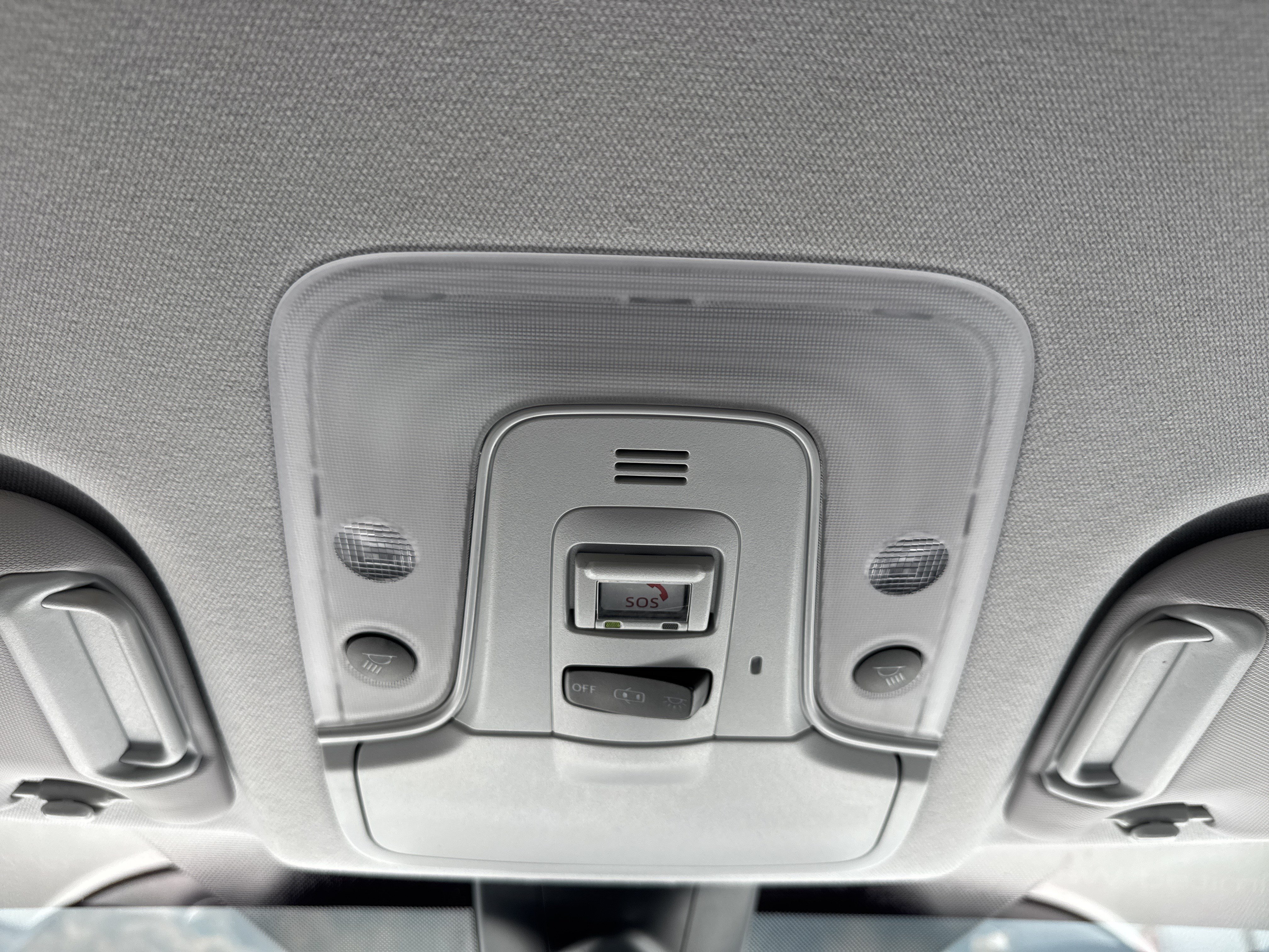 Used 2022 Toyota Prius LE FWD image 25