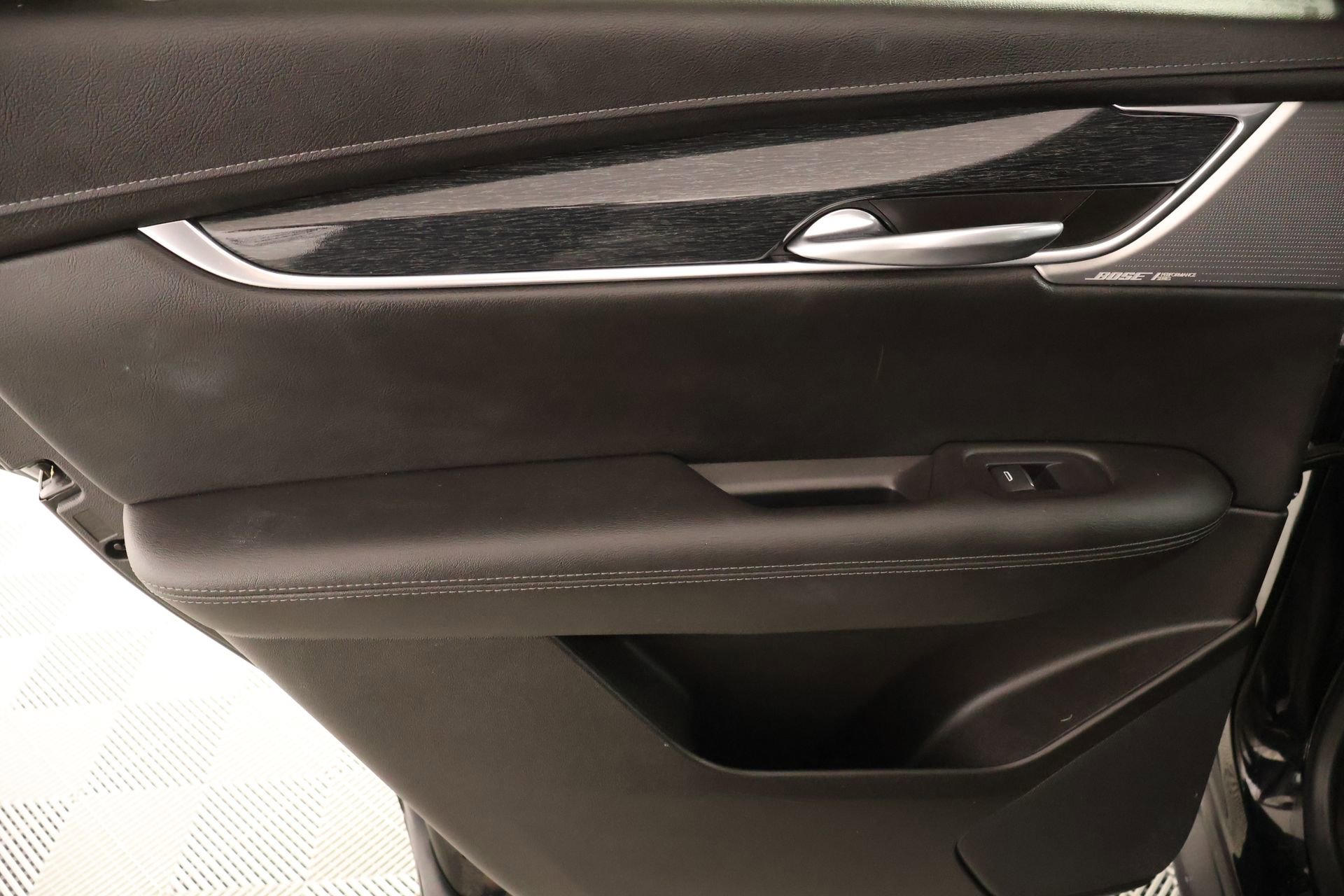 Used 2022 Cadillac XT5 Premium Luxury w/ Technology Package FWD image 17