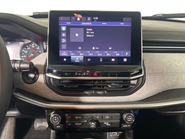 Certified 2024 Jeep Compass Latitude image 15