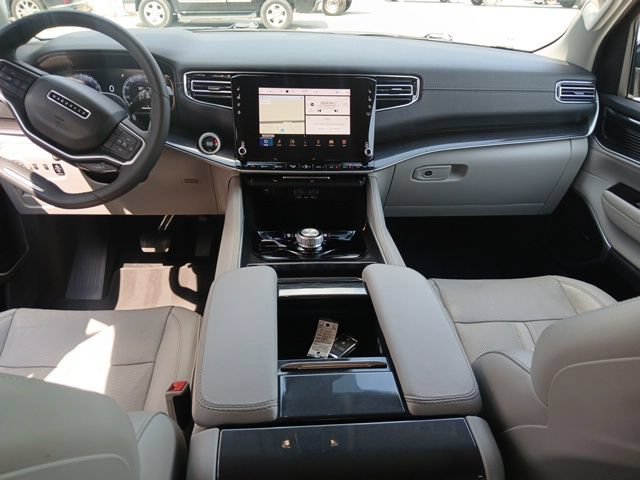 Used 2023 Jeep Wagoneer 4WD w/ Premium Group I image 23