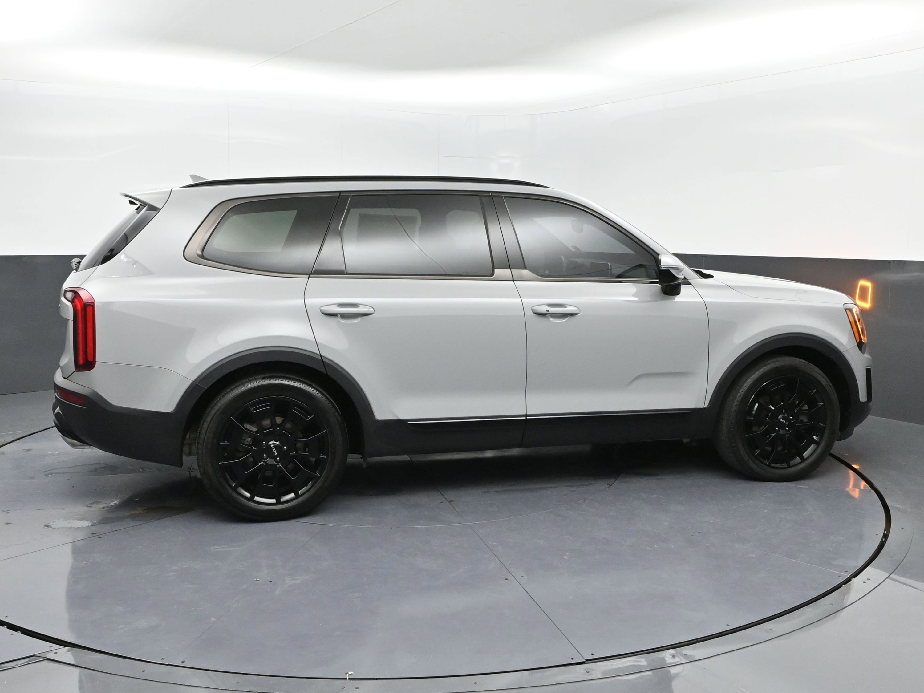 Used 2022 Kia Telluride SX w/ SX Prestige Package image 31