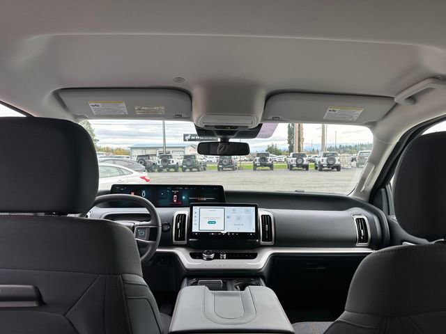 New 2025 Ford Expedition Active image 22