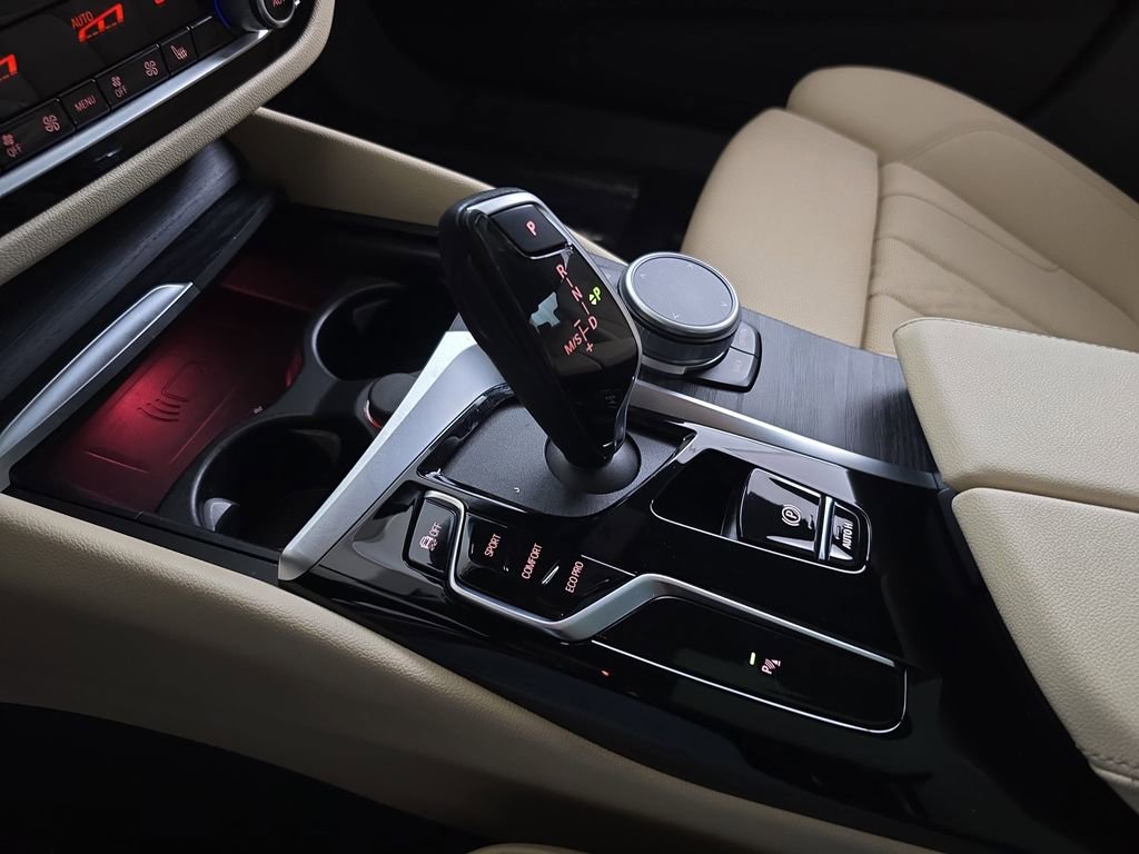 Certified 2022 BMW 530i xDrive w/ Convenience Package AWD/4WD image 25