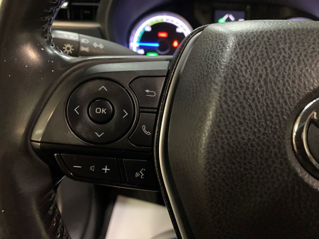 Used 2021 Toyota Venza LE image 26