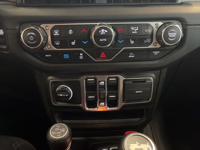 Used 2025 Jeep Wrangler Unlimited Sahara image 20