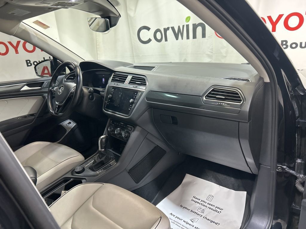 Used 2019 Volkswagen Tiguan SEL Premium w/ 3rd Row Seat Package image 12