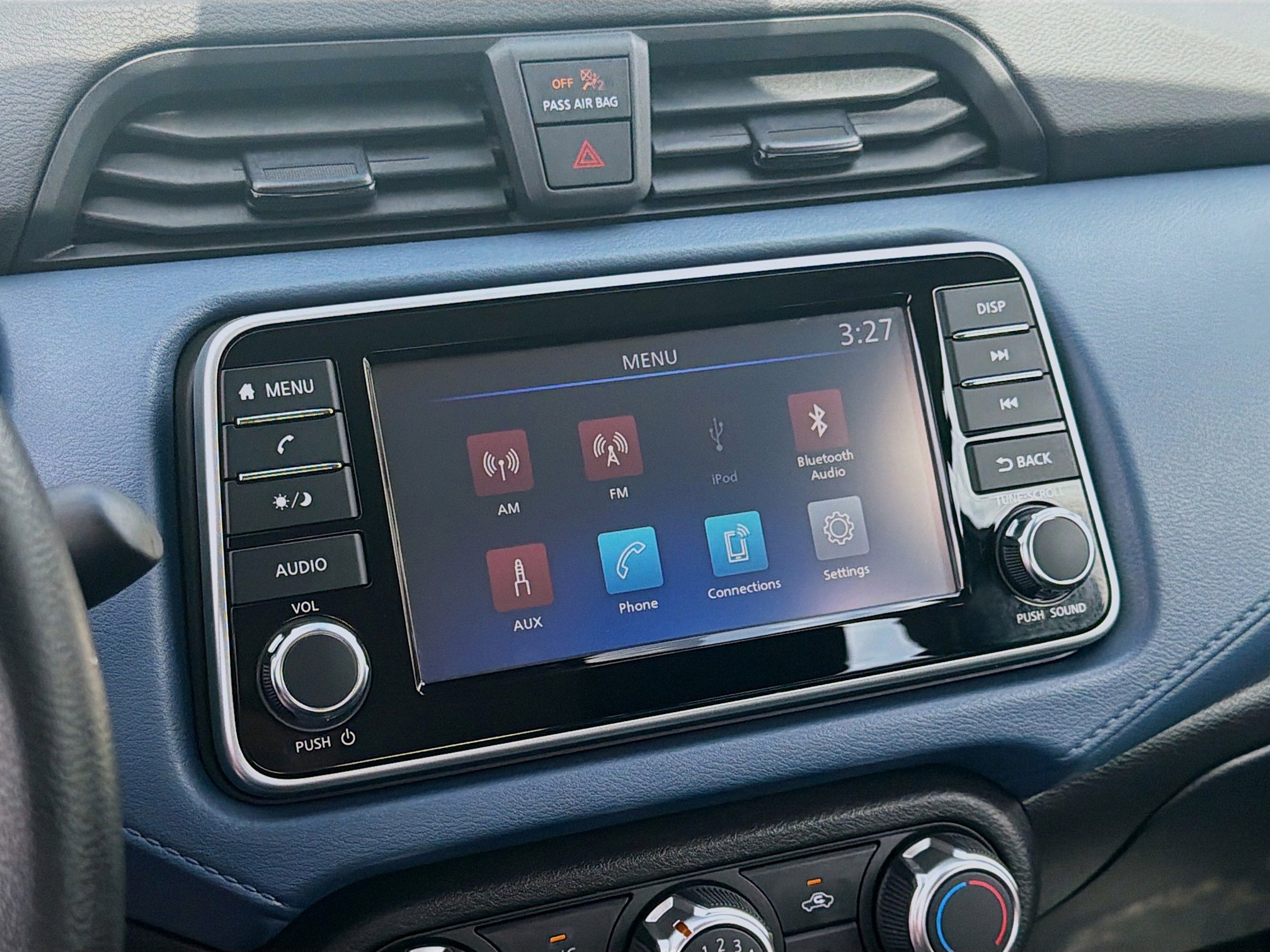 Used 2025 Nissan Versa SV image 12