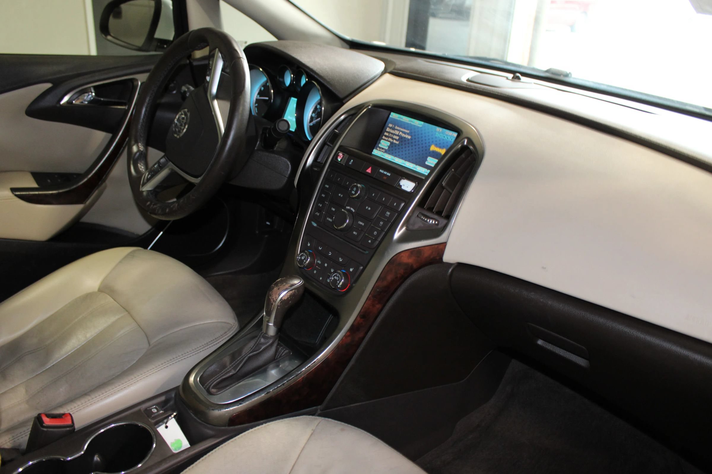 Used 2012 Buick Verano Leather FWD image 25