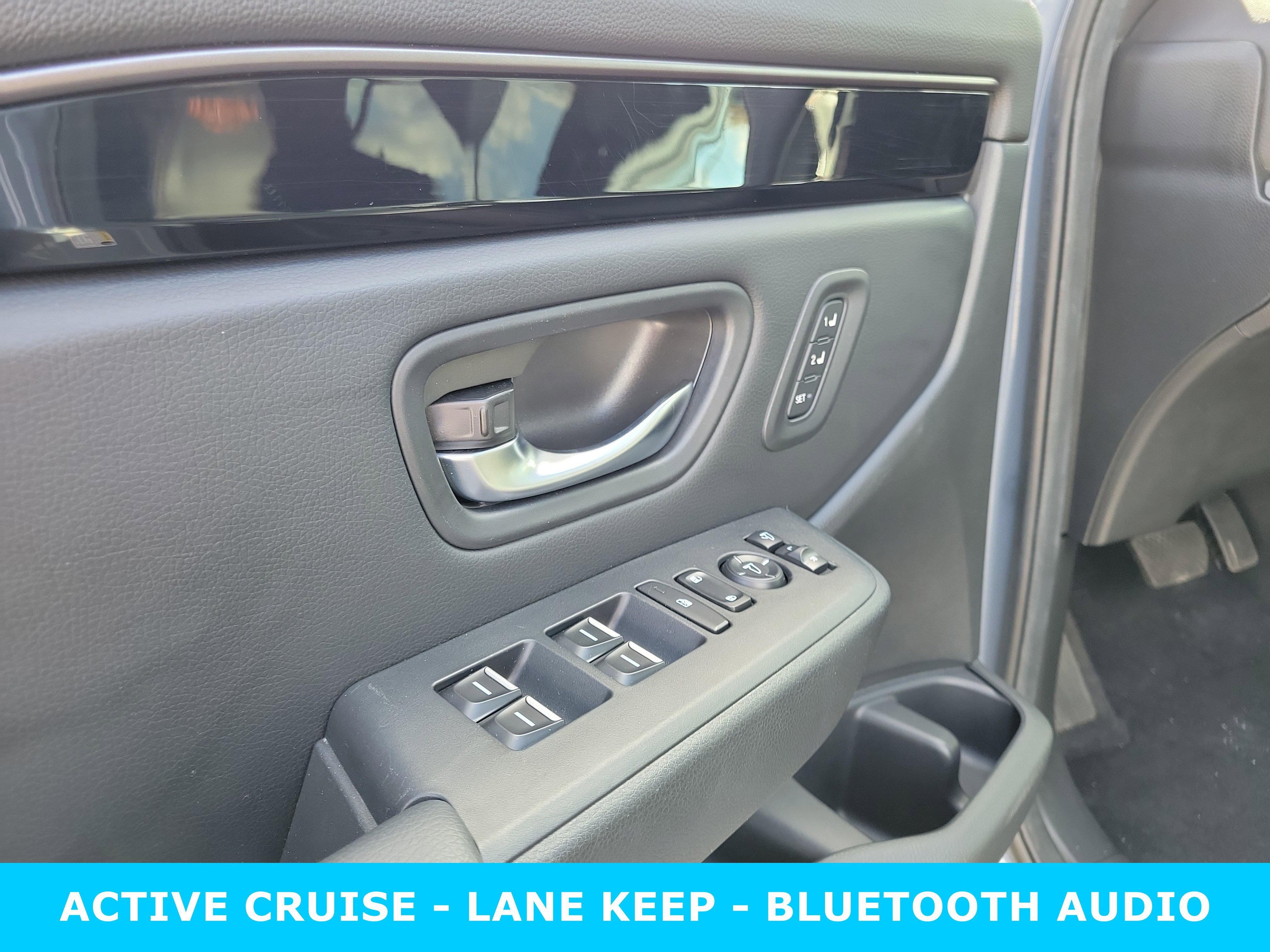 Used 2025 Honda Pilot TrailSport image 19