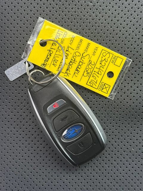 Used 2025 Subaru Outback Limited AWD/4WD image 18
