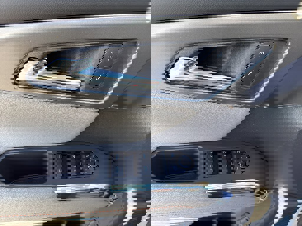 New 2026 Chevrolet Traverse LT w/ Driver Confidence Package image 9