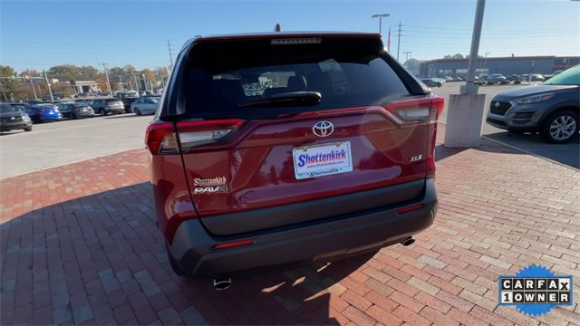 Used 2023 Toyota RAV4 XLE Premium image 8
