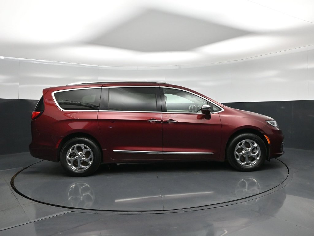 Used 2021 Chrysler Pacifica Limited w/ Premium & Safety Sphere Group AWD/4WD image 24