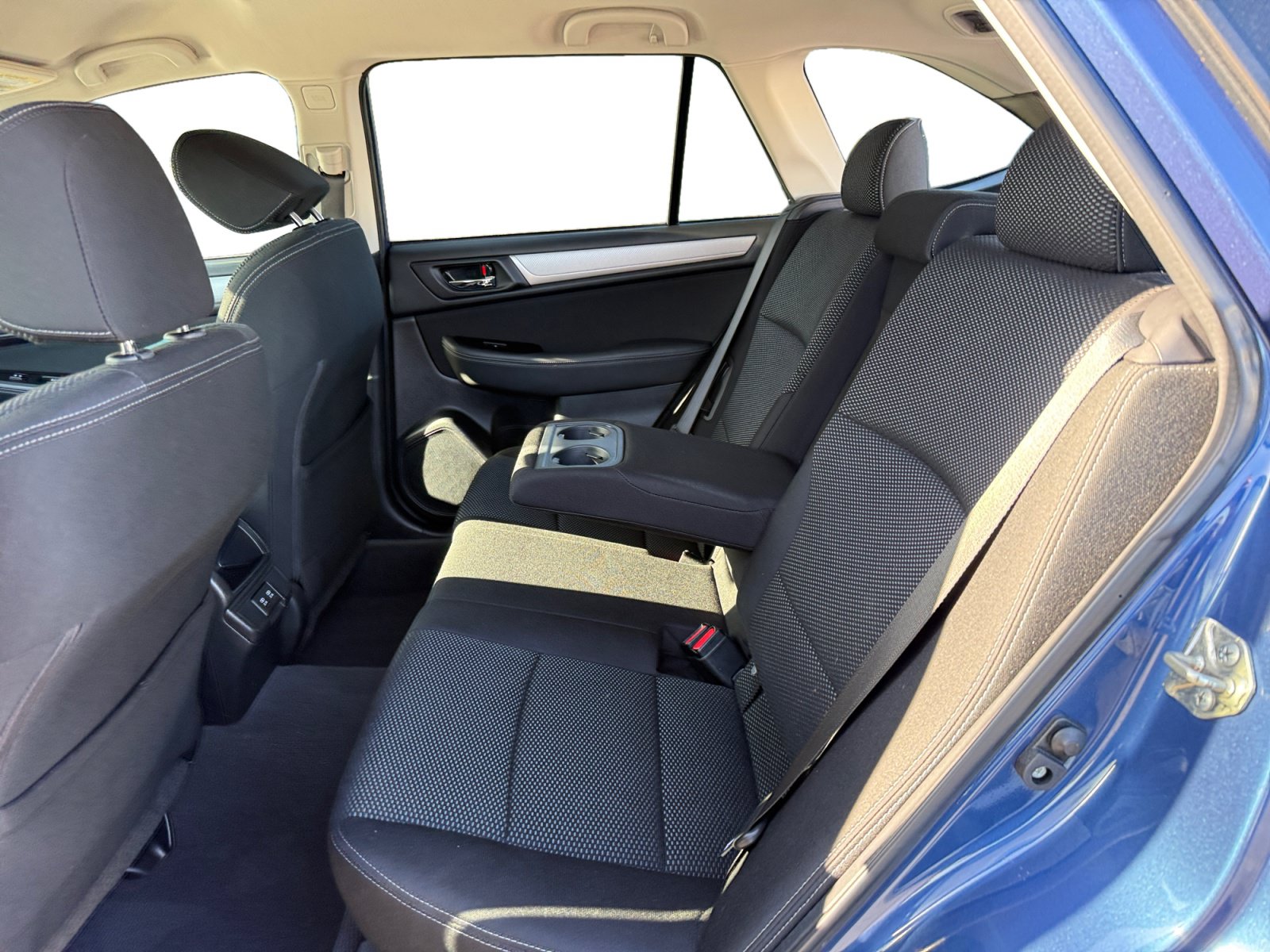 Used 2019 Subaru Outback 2.5i Premium AWD/4WD image 16