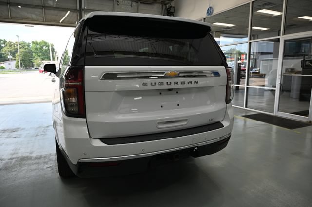 Used 2021 Chevrolet Suburban LT w/ Luxury Package AWD/4WD image 6