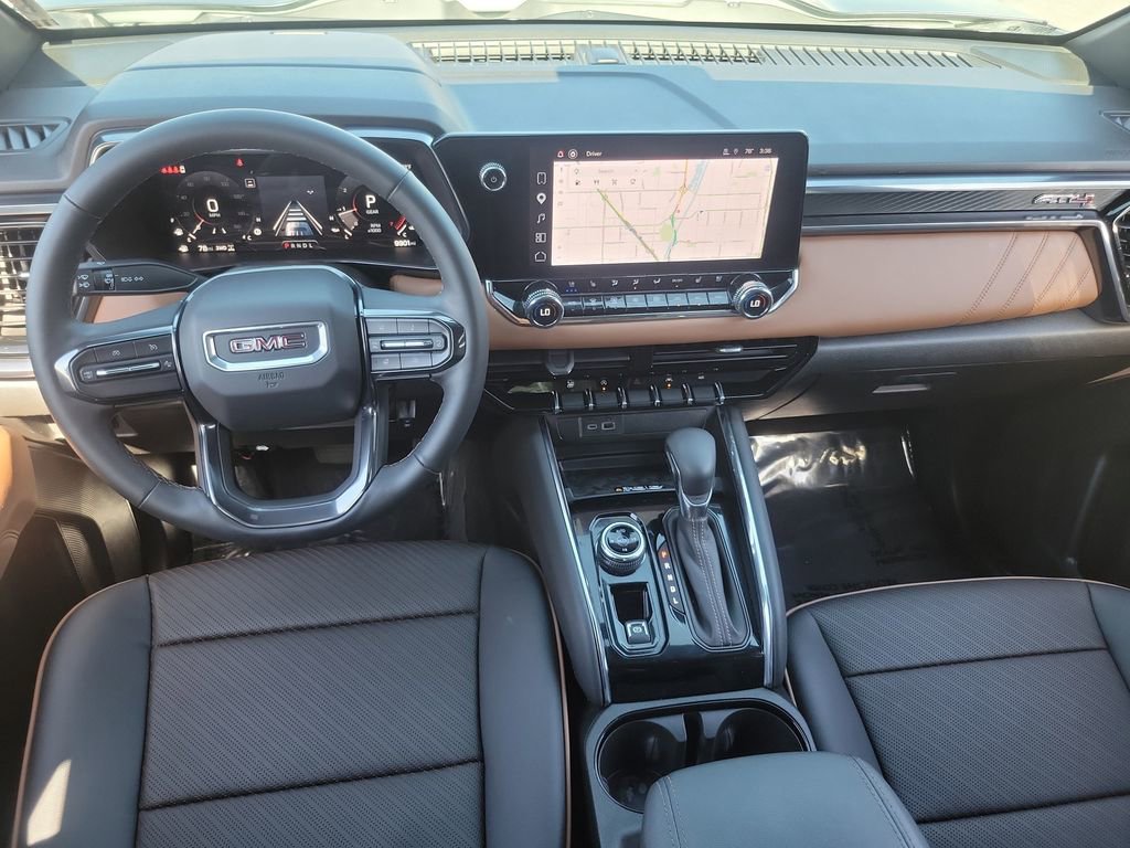 Used 2025 GMC Canyon AT4 w/ Nightfall Edition AWD/4WD image 4