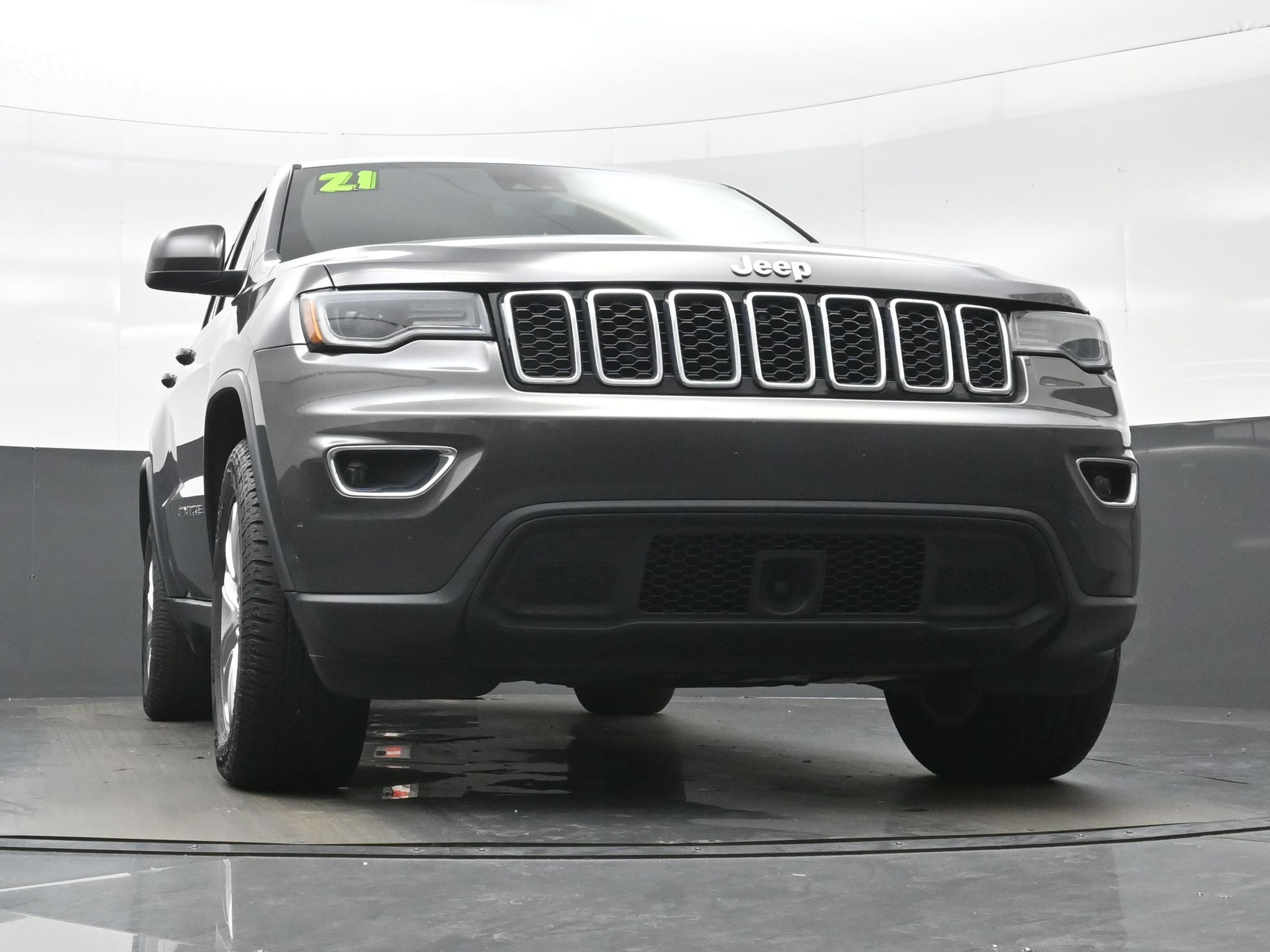 Used 2021 Jeep Grand Cherokee Laredo w/ Security & Convenience Group AWD/4WD image 31