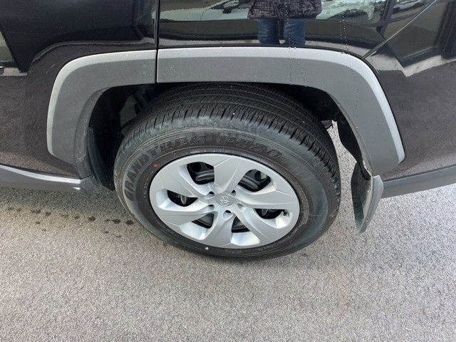 Used 2025 Toyota RAV4 LE image 9