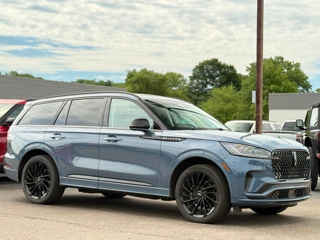 Used 2025 Lincoln Aviator Reserve w/ Jet Appearance Package AWD/4WD image 33