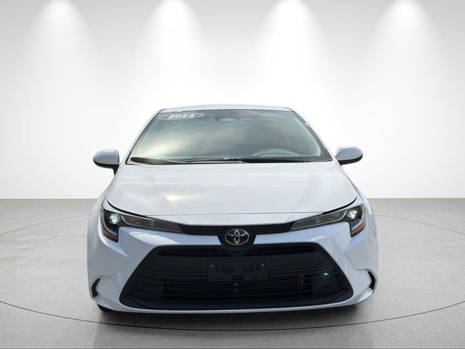 Used 2023 Toyota Corolla LE w/ Carpet Mat Package (TMS) FWD image 8