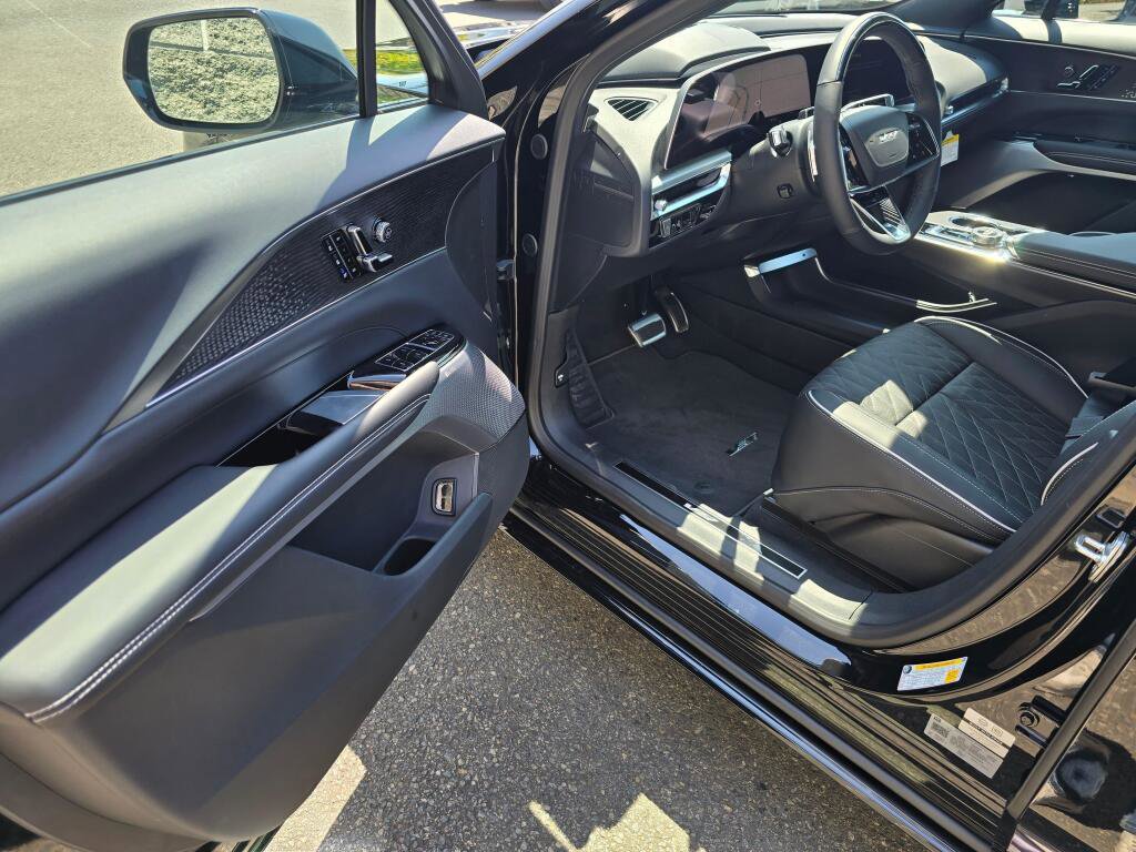 New 2026 Cadillac Lyriq V image 23