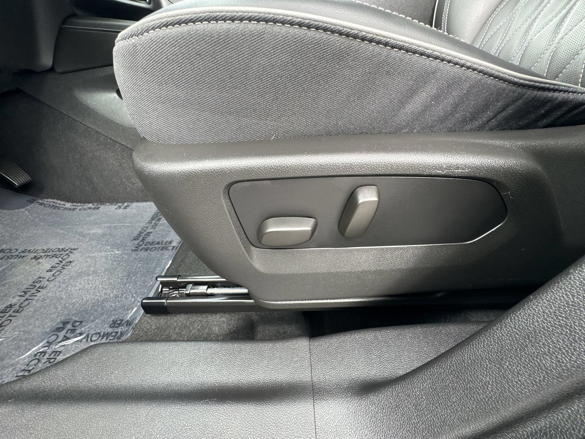 Used 2022 Buick Envision Avenir w/ Technology Package II AWD/4WD image 14